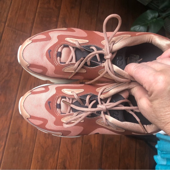 Nike Air Max 200 “Holiday Sparkle” Women’s shoes. Size 8.5. - Picture 5 of 15